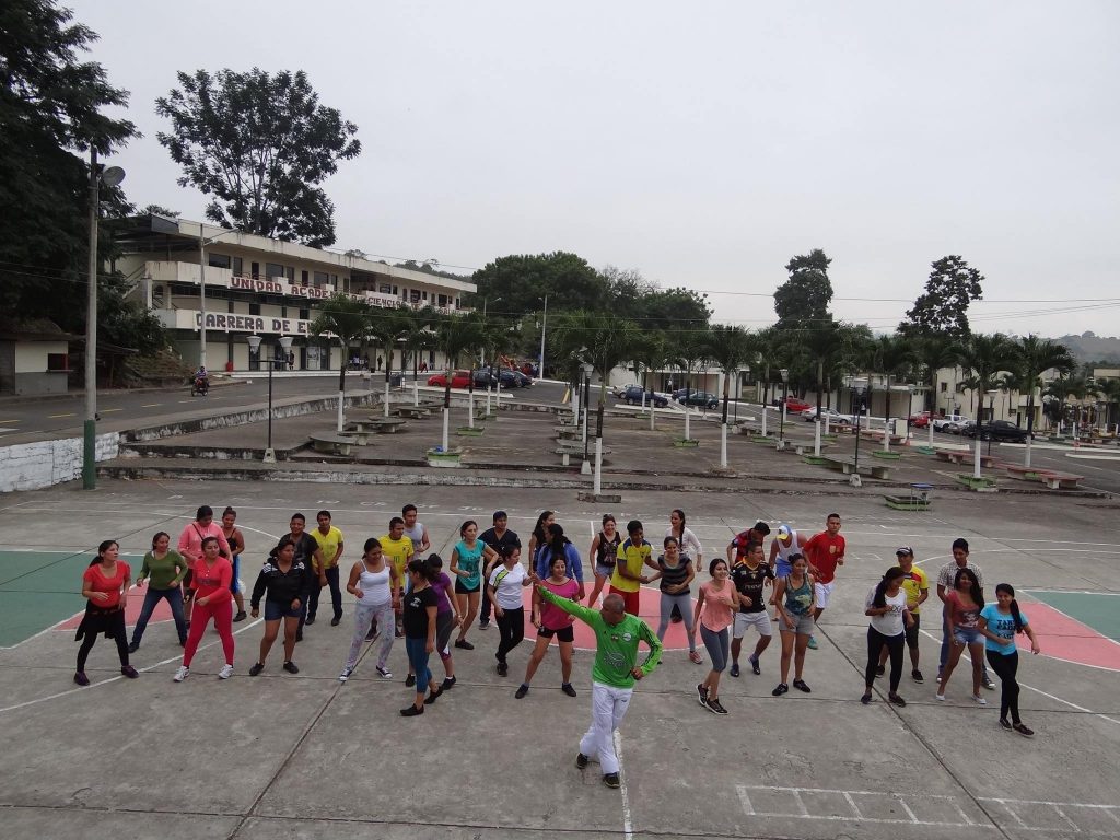 CARRERAS DE MEDIO AMBIENTE Y ENFERMERÍA RECIBEN CLASES DE EDUCACIÓN FÍSICA