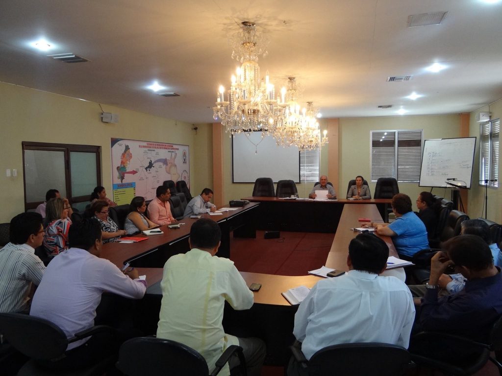 ESTA MAÑANA HUBO REUNIÓN DE COORDINACIÓN CON EL RECTOR DE LA UNESUM Y TUTORES ACADÉMICOS DE LAS PASANTÍAS.