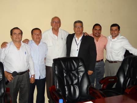 SE FIRMO PRIMER CONTRATO COLECTIVO ENTRE LA UNESUM Y EL COMITÉ CENTRAL DE TRABAJADORES