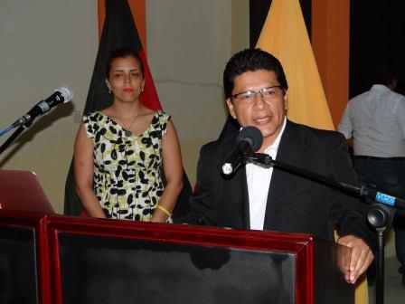 UNESUM RECIBE ACREDITACIÓN DEL CEAACES.