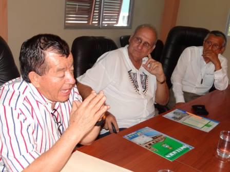 DON WILSON GALARZA CAMPOVERDE COMPLACIDO DE VISITAR LA UNESUM