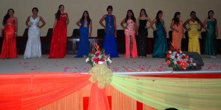 ELECCIÓN REINA DE LA CARRERA DE LABORATORIO CLÍNICO DE LA UNESUM