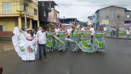 DESFILE DE CARROS ALEGÓRICOS