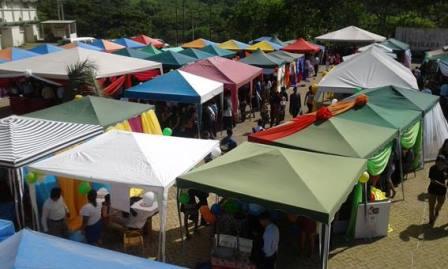 ESTUDIANTES DE LA UNIDAD DE ADMISIÓN Y NIVELACIÓN PARTICIPARON DE FERIA DE PROYECTOS INTEGRADORES Y EMPRENDIMIENTOS