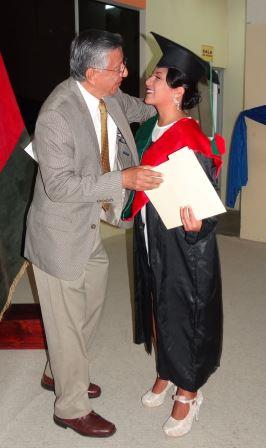 MENCIÓN DE HONOR PARA MEJOR ESTUDIANTE CON MÁS ALTO PUNTAJE EN LA FACULTAD DE CIENCIAS TÉCNICAS