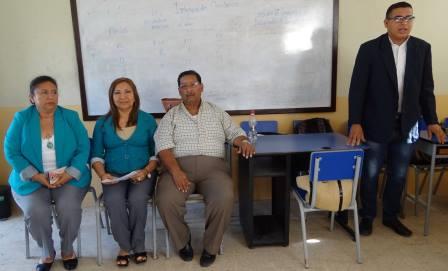 CLASE PRÁCTICA DE LA MATERIA DE EMPAQUES Y EMBALAJES DE LA CARRERA DE COMERCIO EXTERIOR EN LA UNESUM