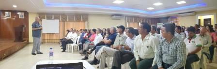 CONFERENCIA INICIAL DE LA ESCUELA DE LÍDERES EN PORTOVIEJO DICTADO POR EL RECTOR DE LA UNESUM
