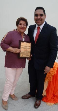 PREMIACIÓN AL MEJOR EMPLEADO Y TRABAJADOR DE LA UNIVERSIDAD EN LA SESIÓN SOLEMNE DEL XVII ANIVERSARIO DE CREACIÓN