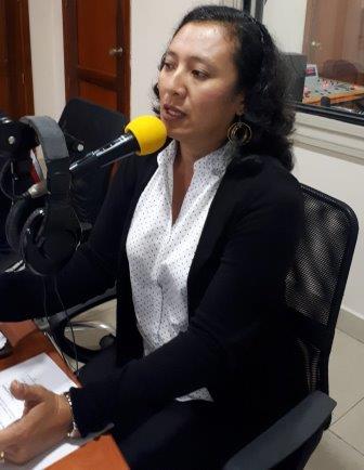 ECON. YADIRA SUMBA BUSTAMANTE DIRECTORA DEL DEPARTAMENTO DE INVESTIGACIÓN DE LA UNESUM EN RENDICIÓN DE CUENTAS 2017 EN MAREJADA 100.9 F.M