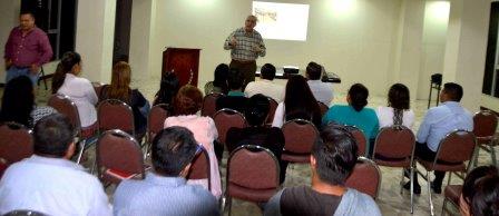 ESCUELA DE LÍDERES SOCIALES EN LA CIUDAD DE JIPIJAPA