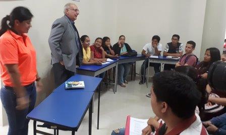EL RECTOR OMELIO Y LOS ESTUDIANTES UNESINOS