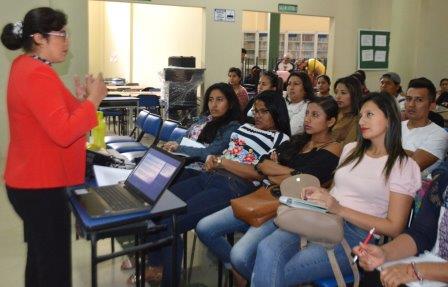 SEMINARIO DE TITULACIÓN A EGRESADOS DE LA CARRERA DE ENFERMERÍA DE LA FACULTAD DE CIENCIAS DE LA SALUD-UNESUM