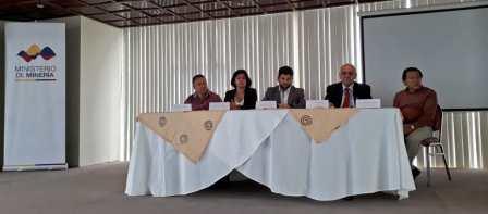 FIRMA DE CONVENIO MARCO DE COOPERACIÓN INTERINSTITUCIONAL ENTRE EL MINISTERIO DE MINERÍA Y LA UNESUM