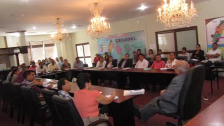 REUNIÓN DE TRABAJO DEL RECTOR CON DECANOS, COORDINADORES, DOCENTES, DIRECTORES DEPARTAMENTALES, EMPLEADOS Y TRABAJADORES DE LA UNESUM