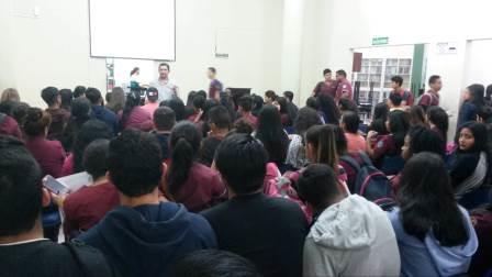 PSICOLOGO GIORGY SORNOZA ZAVALA IMPARTE CONFERENCIA A ESTUDIANTES DE LA  CARRERA DE LABORATORIO CLINICO