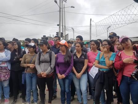 CARRERA DE MEDIO AMBIENTE COORDINA LIMPIEZA DEL CAUSE DEL RIO JIPIJAPA