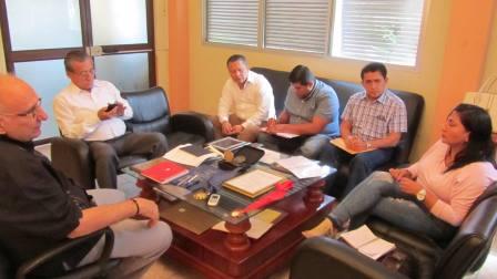 ABOGADA RUTH HARO REYES DEL CONSEJO DE PARTICIPACIÓN CIUDADANA Y CONTROL SOCIAL DE MANABÍ VISITA AL RECTOR DE LA UNESUM