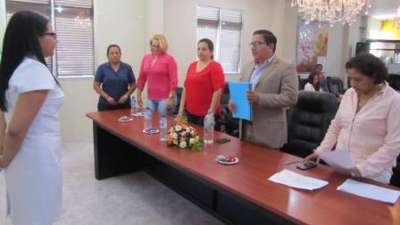 FACULTAD DE CIENCIAS DE LA SALUD CARRERA DE ENFERMERÍA Y LA SUSTENTACIÓN DE TESIS DE LAS ESTUDIANTES JESSICA MORALES Y KIRLA SALDARRIAGA