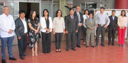 OFRENDA FLORAL DEL PARLAMENTO ANDINO EN EL MAUSOLEO DEL GENERAL ELOY ALFARO DELGADO EN CIUDAD ALFARO-MONTECRISTI