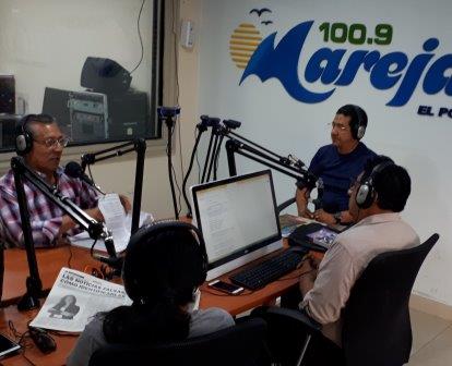DR. LUCIANO PONCE VACA DIRECTOR DE VINCULACIÓN DE LA UNESUM EN MAREJADA 100.9 F.M. MANTA