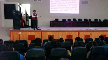 LIC. IRLANDA MENÉNDEZ DICTA CONFERENCIA DE PREVENCIÓN DEL CONSUMO DE DROGAS A ESTUDIANTES DE LAS DIFERENTES CARRERAS DE LA UNESUM