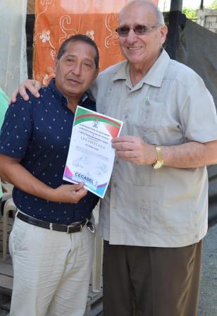ENTREGAN CERTIFICADOS POR CULMINACIÓN DE CURSOS DE CAPACITACIÓN A SOCIOS DE LA UOCASI EN LA PARROQUIA SAN ISIDRO DEL CANTÓN SUCRE.