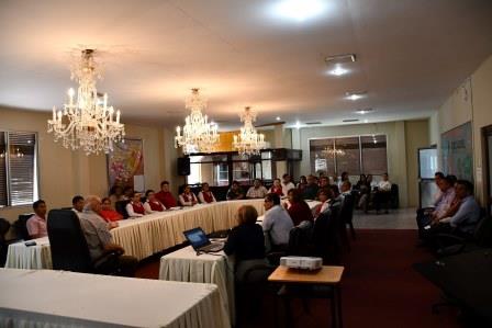 REUNIÓN DE TRABAJO PARA REVISAR ESTRATEGIA CON VISTAS A FORTALECER LA CIENCIA EN LA UNESUM