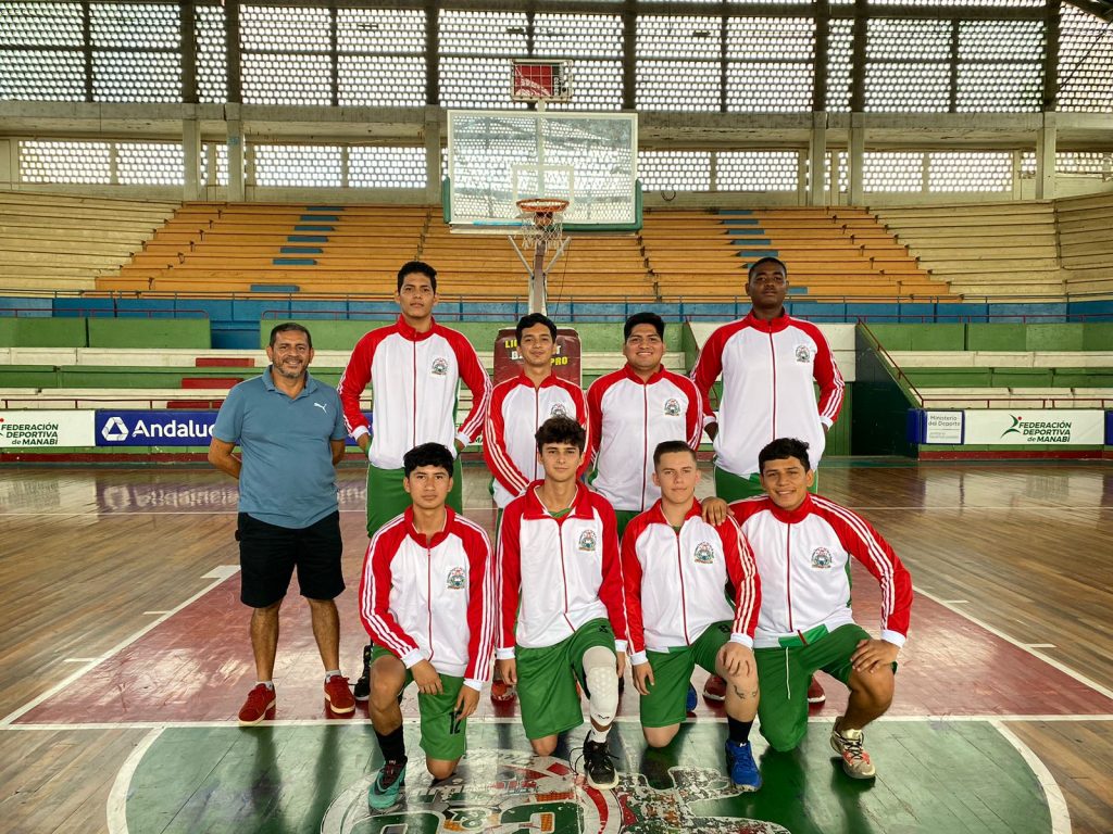 Debut triunfal para el equipo de Baloncesto UNESUM