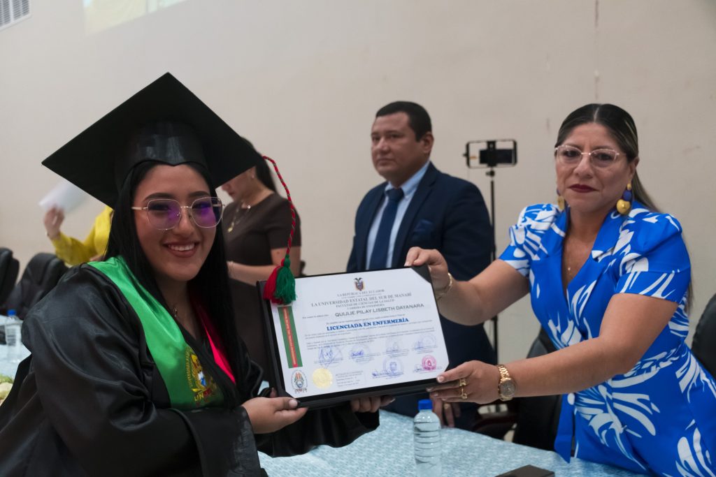 Felicidades a nuestros 85 nuevos Licenciados en Enfermería