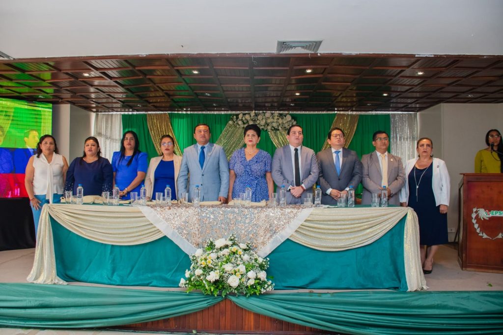 UNESUM conmemoró el V Aniversario del Instituto de Posgrado con una Sesión Solemne